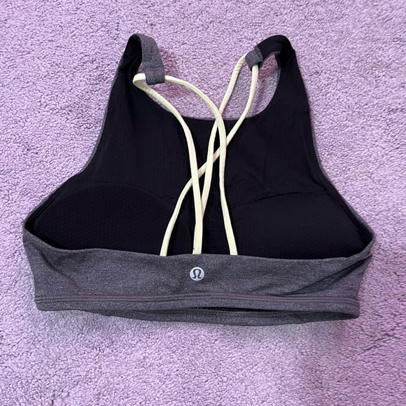 High neck sports bra - Picture 2 of 2